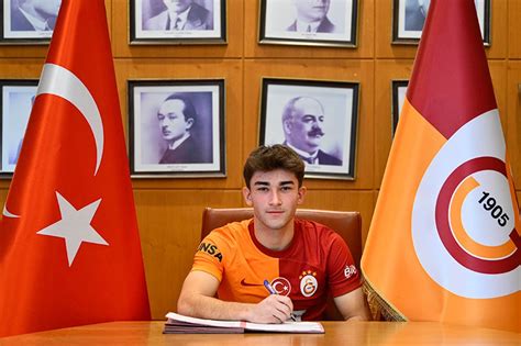 Galatasaray'dan Ali Turap Bülbül'e profesyonel sözleşme - Son Dakika Haberleri